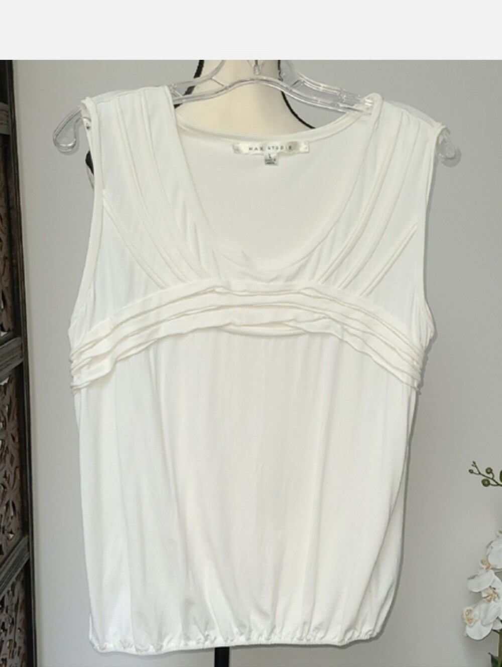 New Max Studio White Sleeveless Top - Picture 2 of 8